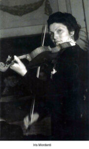Iris Mordenti suona il violino